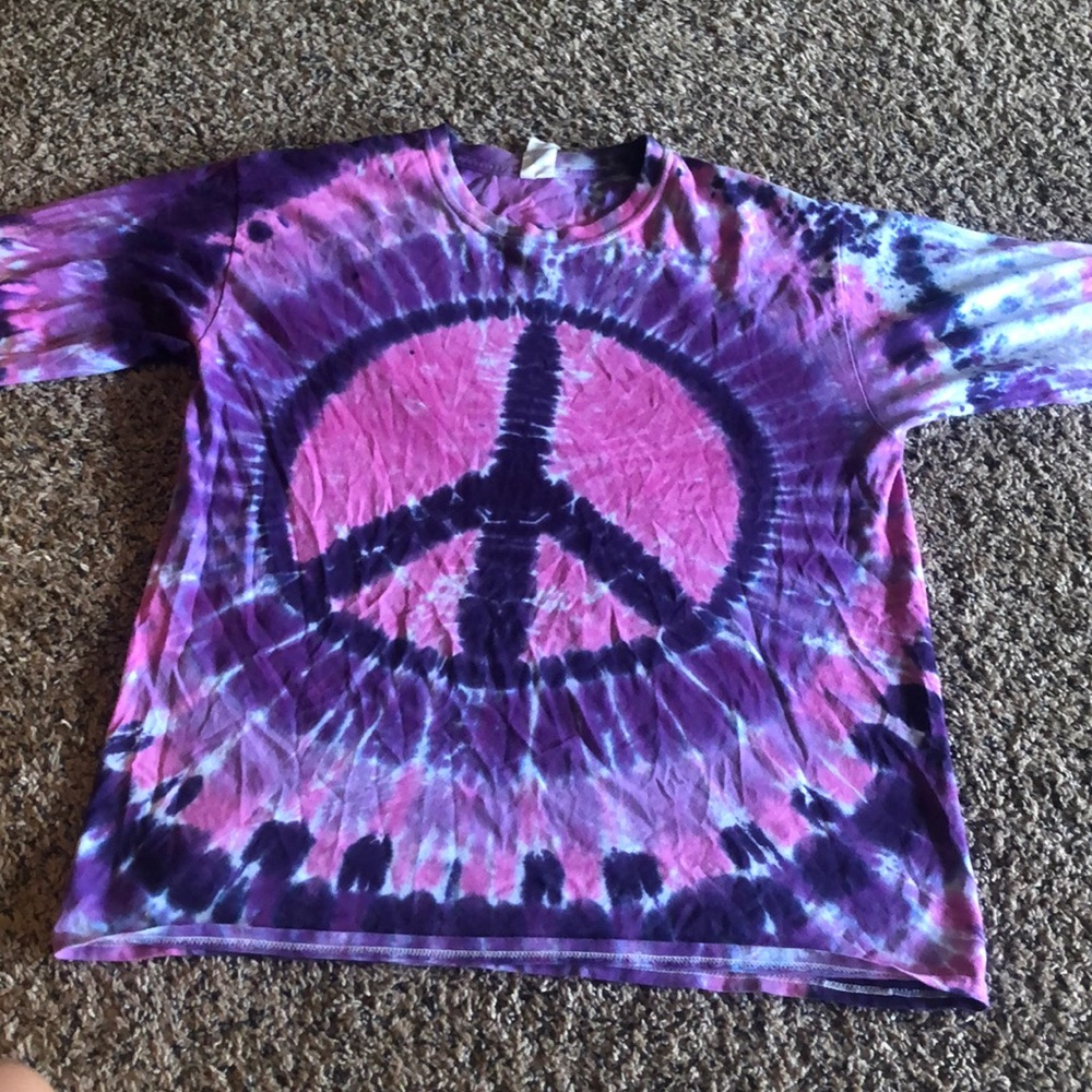long sleeve peace sign shirt